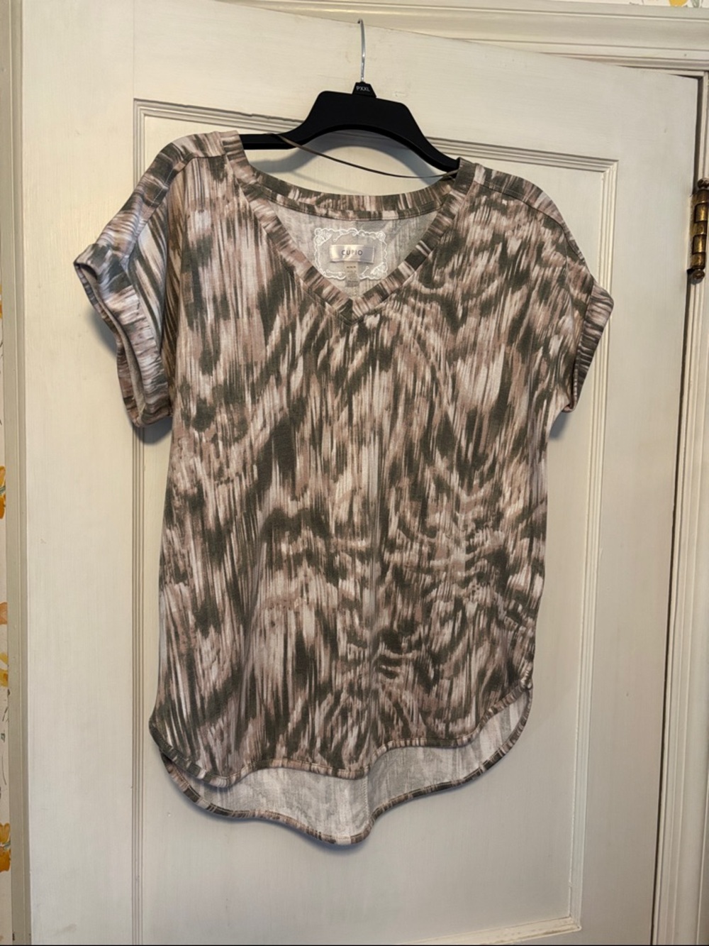 Soft V-Neck Patterned Top- Olive & Taupe - Cupio size M